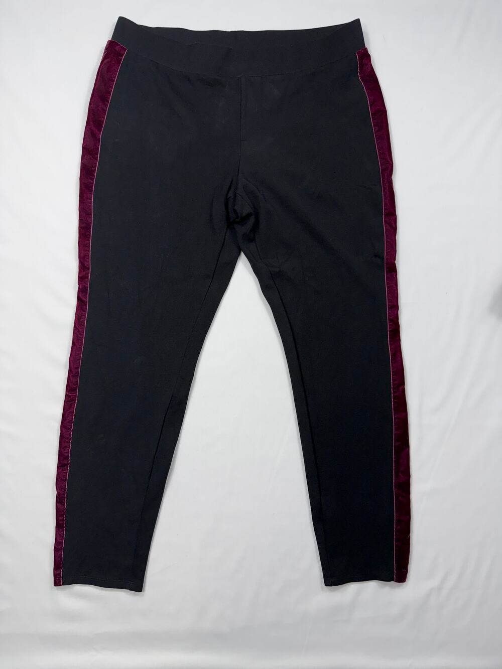 Laundry black leggin red velvet side stripe Sz L